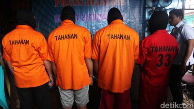 Rasakan! Pengoplos Elpiji Bersubsidi Ini Dibekuk Polisi