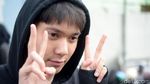 Pose Dua Jari Iqbaal Ramadhan