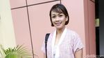 Resmi Cerai, Melanie Putria Tersenyum Bahagia