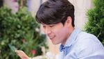 Bikin Gagal Fokus! Begini Gaya Hyun Bin Saat Racik Kopi dan Kulineran