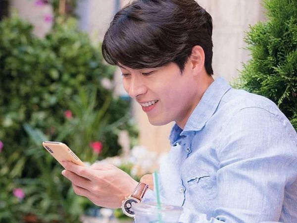 Bikin Gagal Fokus! Begini Gaya Hyun Bin Saat Racik Kopi dan Kulineran