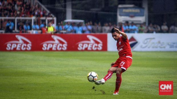 Penalti Ismed Sofyan antar Persija ke semifinal Piala Indonesia.