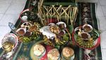 Foto: Ritual Memberi Makan Laut di Polewali Mandar