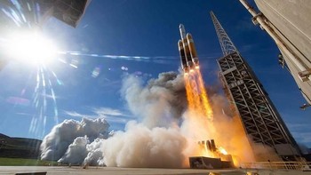 Peluncuran satelit mata-mata secara rutin tentu untuk memperkuat keamanan AS. Foto: Flickr