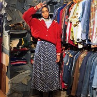 Hodan Yousuf, hijabers asal Toronto Kanada memiliki gaya yang unik. Meski bukan berasal dari negara mayoritas muslim, Hodan lihai memadupadankan busana terlebih gaya vintage. Foto: Instagram/HodanYousof