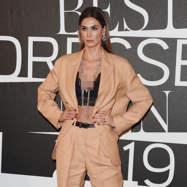 Dalam wawancara dengan Vanity Fair untuk edisi September 2012, Melissa dan Boateng yang berpose mesra sebagai model sampul mengungkapkan bagaimana mereka akhirnya bisa saling jatuh cinta. Boateng mengatakan mereka bertemu pertama kali saat menonton fashion show Just Cavalli di Milan Fashion Week. Saat itu Boateng sudah bercerai dari istrinya dan sebenarnya berpikir untuk ‘break’ dari sebuah hubungan cinta. Foto: Instagram @melissasatta