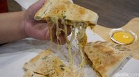 Mastercheese Pizza: Mencicip Pizza Lipat Isi Keju dan Blackpepper Wagyu Rice yang Gurih Enak