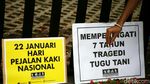 Tabur Bunga Peringati Hari Pejalan Kaki di Tugu Tani