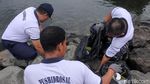Yuk! Intip Aksi Bersih-bersih Pantai Ancol