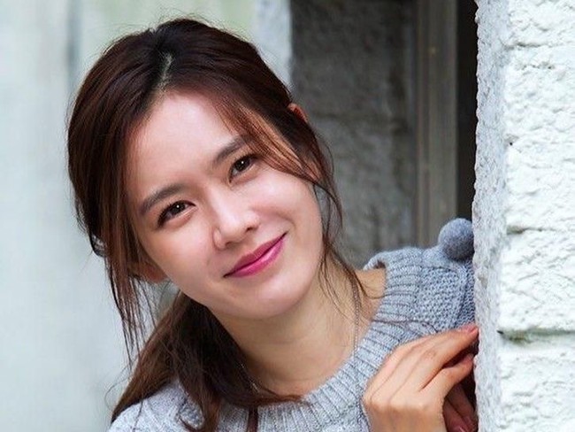 Alis Tipis. Orang dengan alis tipis biasanya memiliki tingkat kepercayaan diri yang rendah. Namun, sisi baiknya, mereka adalah orang-orang yang tidak suka memaksakan kehendak dan tidak terlalu agresif. Foto: Instagram