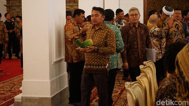 Jokowi Undang Ratusan Nelayan Makan Siang di Istana