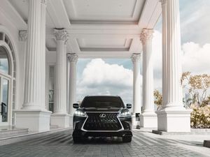 Mobil Apa yang Cocok Buat Presiden Jokowi, Lexus?