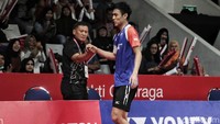 Selain Shesar Hiren Rhustavito dan Sony Dwi Kuncoro, tunggal putra Indonesia lain yang akan bermain di babak utama adalah Anthony Sinisuka Giting dan Jonatan Christie. 