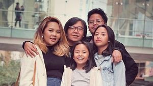 So Cute! Kompaknya Ari Lasso Bersama Istri dan Anak-anak