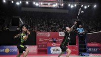 Di gim pertama, Hafiz Faizal/Gloria Widjaja mengalahkan Tan Kian Meng/Lai Pei Jing dengan skor 21-12. Sementara di gim kedua Hafiz/Gloria kalah dengan skor 13-21.