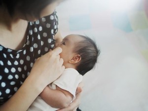 Bunda, Ternyata Menyusui Bisa Bantu Turunkan Berat Badan