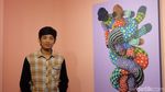 Main-main dengan Lukisan Mata Kancing di Kedai Kopi