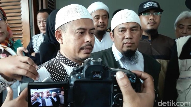 Ketum PA 212 Akan Diperiksa sebagai Tersangka di Polda Jateng Ketum PA 212 Akan Diperiksa sebagai Tersangka di Polda Jateng