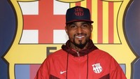 Barcelona meminjam Kevin-Prince Boateng dari klub Italia, Sassuolo. Pemain berusia 31 tahun itu dipinjam sampai akhir musim, tapi opsinya bisa dipermanenkan (Instagram/fcbarcelona)