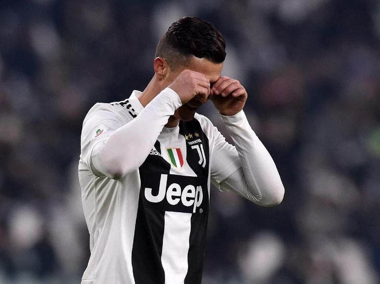 Senyum Dong, Ronaldo