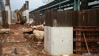 Saat ini, revitalisasi Stasiun Manggarai masih dalam proses pembangunan jalur 8, 9, dan 10.