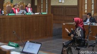 Eni menyebut permintaan USD 3 juta itu berbeda dari permintaan uang untuk kepentingan Musyawarah Nasional Luar Biasa (Munaslub) Partai Golkar. Namun, selain USD 3 juta itu, Eni mengaku ada uang lain yang dimintakannya kepada Kotjo untuk kepentingan Idrus.