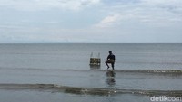 Ritual Mappande Sasi atau memberi makan lautan digelar masyarakat di pesisir Pantai Mampie, Dusun Mampie, Kabupaten Polewali Mandar. Ini aneka sesajen yang disiapkan (Abdy/detikTravel) 