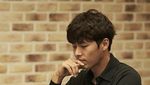 Bikin Gagal Fokus! Begini Gaya Hyun Bin Saat Racik Kopi dan Kulineran