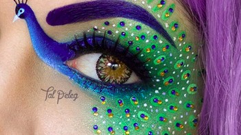 Peleg juga berbagi video yang menunjukkan bagaimana proses ia melukis gambar di matanya. (Foto: Instagram/tal_peleg)