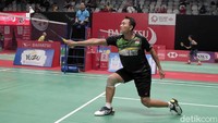 Dalam pertandingan yang berlangsung di Istora Gelora Bung Karno, pada Selasa (22/1/2019) siang WIB itu, Sony memang tampil perkasa sejak set pertama. Bahkan pebulu tangkis berusia 34 tahun tersebut berhasil menutup set pertama dengan keunggulan 21-9 atas Vicky.