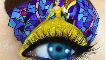 Saya membuat semua seni mata pada mata saya sendiri, dengan menggunakan sebagian besar eyeshadows, eyeliners dan cat air, dan tentu saja - kuas yang super kecil, tambahnya. (Foto: Instagram/tal_peleg)