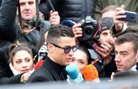Mau Barangmu Diendorse CR7 Via Instagram? Bayar Rp 13 M!