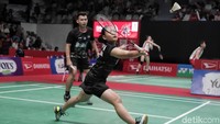Rinov Rivaldy/Pitha Haningtyas bertanding melawan ganda campuran Rusia Rusia, Evgenij Dremin/Evgenia Dimova di Istora Senayan, Jakarta, Selasa (22/1/2019).