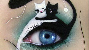 Peleg menggunakan warna-warna cerah dan membuat gambarnya yang begitu kecil dengan sangat detail. (Foto: Instagram/tal_peleg)