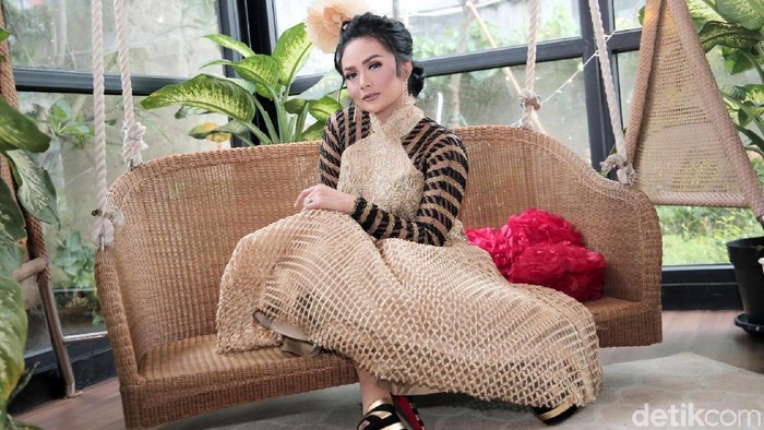 Rahasia Cantik Krisdayanti, Minum Jamu hingga 40 Hari Tak Diganggu Raul Lemos