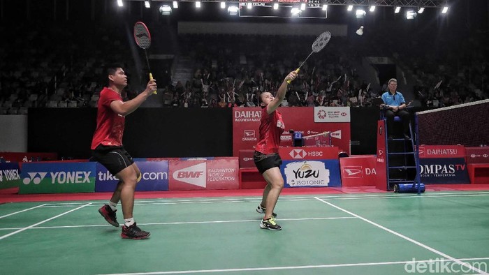Ganda campuran Indonesia Praveen Jordan/Melati Daeva Oktavianti juga lolos ke babak kedua Indonesia Master 2019. Mereka mengalahkan He Jiting/Du Yue dari China.