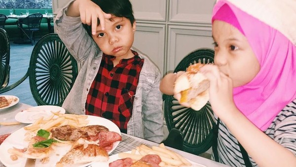 10 Gaya Lucu Qahtan, Gen Halilintar Ke-11 Saat Cicip Makanan