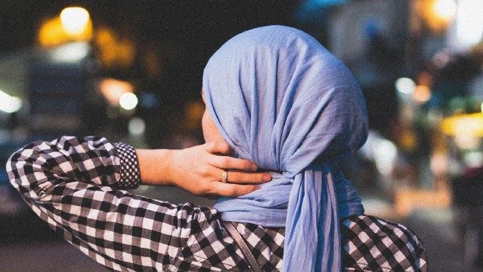 Ilustrasi Lepas Hijab