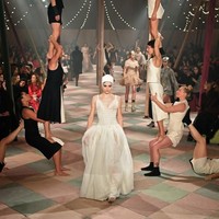 Menurut Maria, sirkus adalah tempat di mana kecantikan, asal-muasal, gender, dan umur bukan sesuatu yang penting lagil, melainkan teknik dan nyali. Di sirkus, semuanya tentang keberanian, kekuatan, dan kegembiraan, kata Maria seperti dikutip The Guardian. (Foto: Pascal Le Segretain/Getty Images)