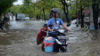 BPBD Kota Makassar telah menyiagakan lima unit perahu karet di kawasan Perumahan Kodam III serta empat unit perahu karet di kawasan Perumnas Antang Blok 10 Kecamatan Manggala dan sekitarnya.
