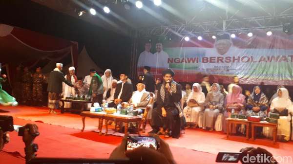 Maruf Amin Sebut Yang Tuduh Jokowi Anti-Islam Orang Bengong Maruf Amin Sebut Yang Tuduh Jokowi Anti-Islam Orang Bengong