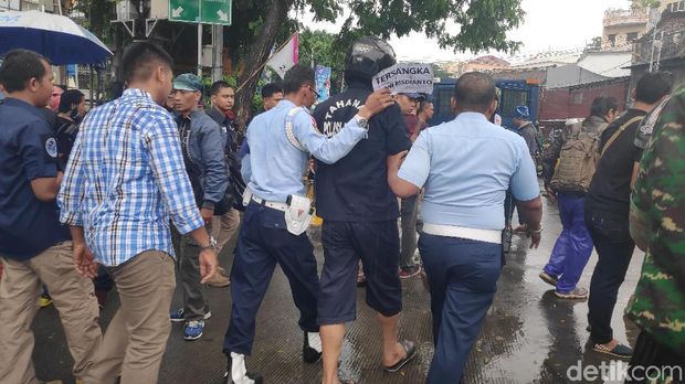Serda Jhoni Jalani Rekontsruksi Penembakan Letkol Dono di Jatinegara