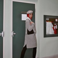 Belum banyak hijabers yang konsisten dengan gaya vintage atau retro, Hodan Yousuf salah satunya. Ia pun mengaku suka gaya vintage dan menulis di bio Instagram-nya, Vintage Thrill Seeker. Foto: Instagram/HodanYousof