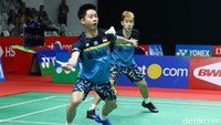 Marcus Fernaldi Gideon/Kevin Sanjaya Sukamuljo bertanding melawan Mark Lamsfuss/Marvin Seidel di Istora Senayan, Jakarta.