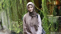 Ia mengatakan anak-anaknya masih kecil dan dirinya ingin fokus menjadi ibu rumah tangga. Pool/Palevi S/detikFoto.