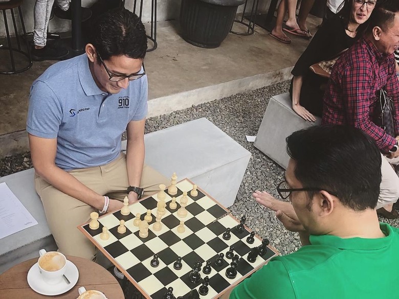 Ridwan Kamil Tepis Main Dua Kaki di Pilpres Ridwan Kamil Tepis Main Dua Kaki di Pilpres