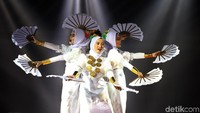 Mereka tampil menawan.