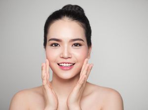Mau Wajah Glowing? Rawat Kulit dengan Metode Eksfoliasi yang Tepat