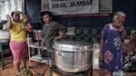 Pilu Pengungsi Korban Kebakaran di Tomang