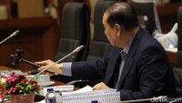 Rapat dipimpin Ketua Komisi III DPR Kahar Muzakir.